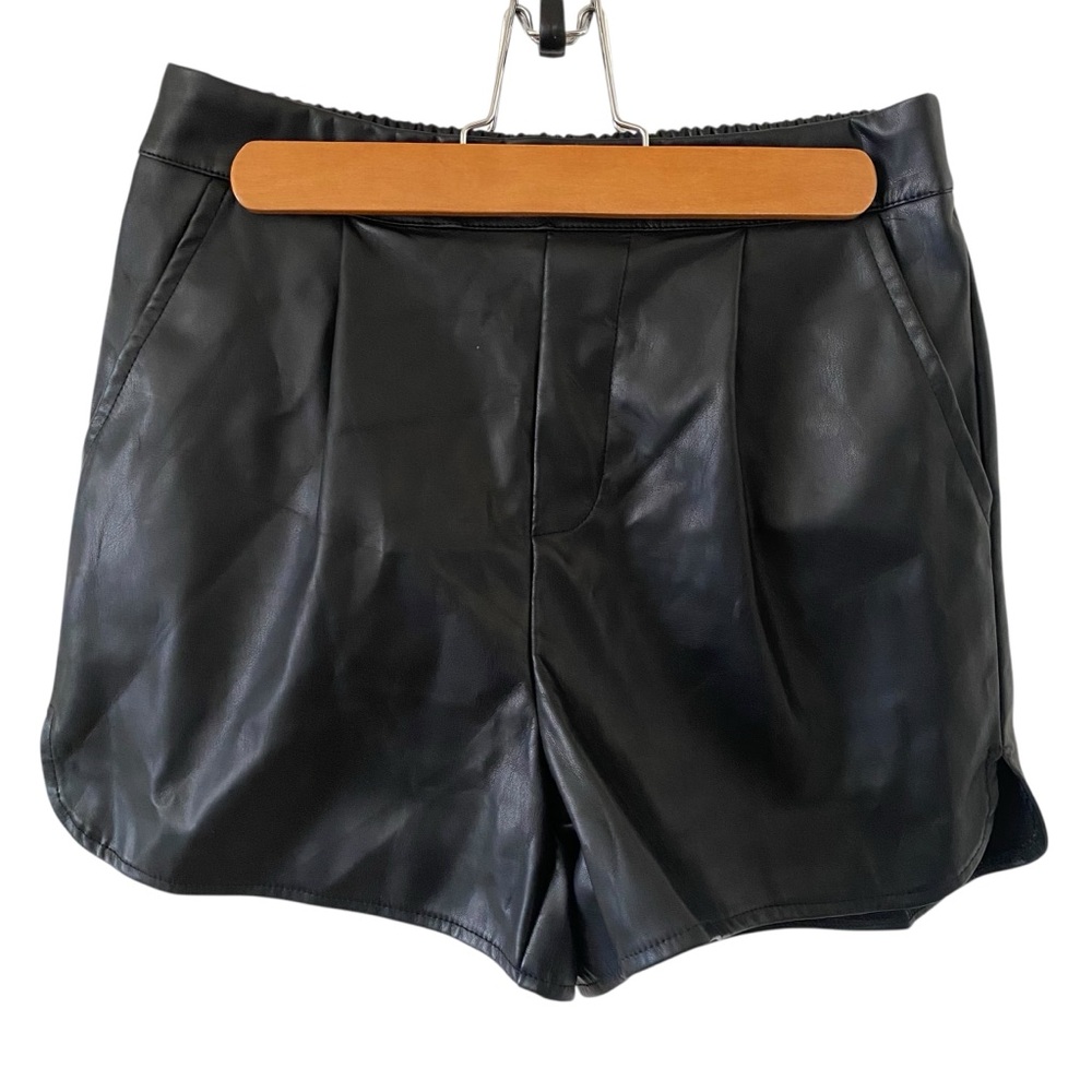 Luvamia Black Faux Leather High Waist Women's Shorts Size Medium